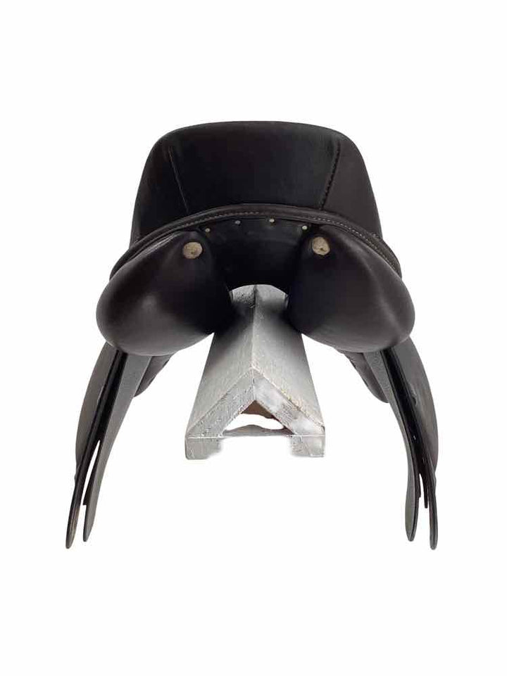 15.75" Dover used close contact saddle