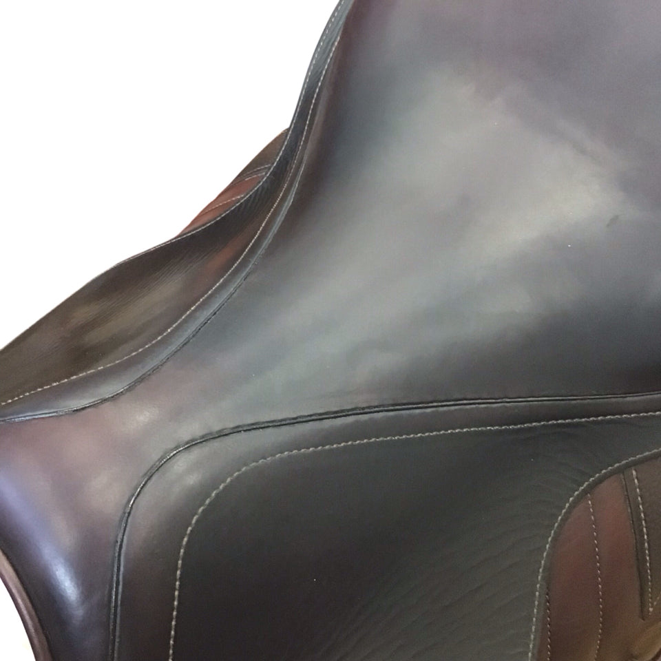 17.5" CWD SE03 Medium Used Hunter/Jumper Saddle - H