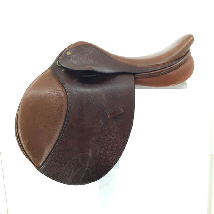 17" Collegiate used close contact saddle B