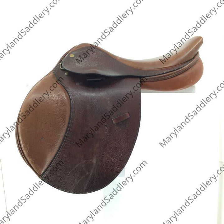 17" Collegiate used close contact saddle B