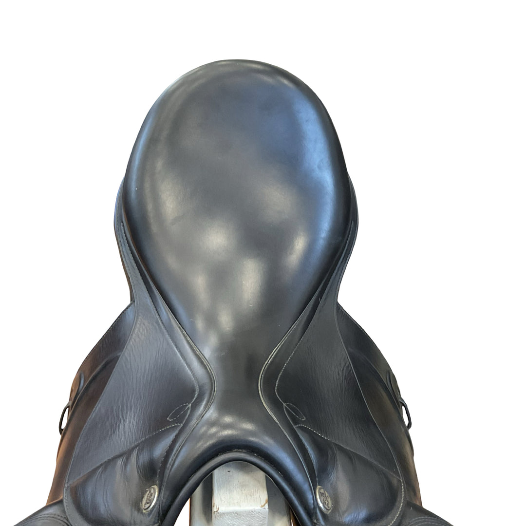 18" Prestige Venus K-New 33cm Medium Used Dressage Saddle