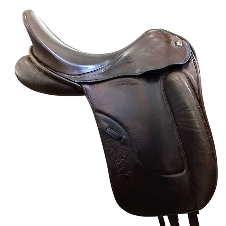 17" Hennig Wide Used Dressage Saddle - H