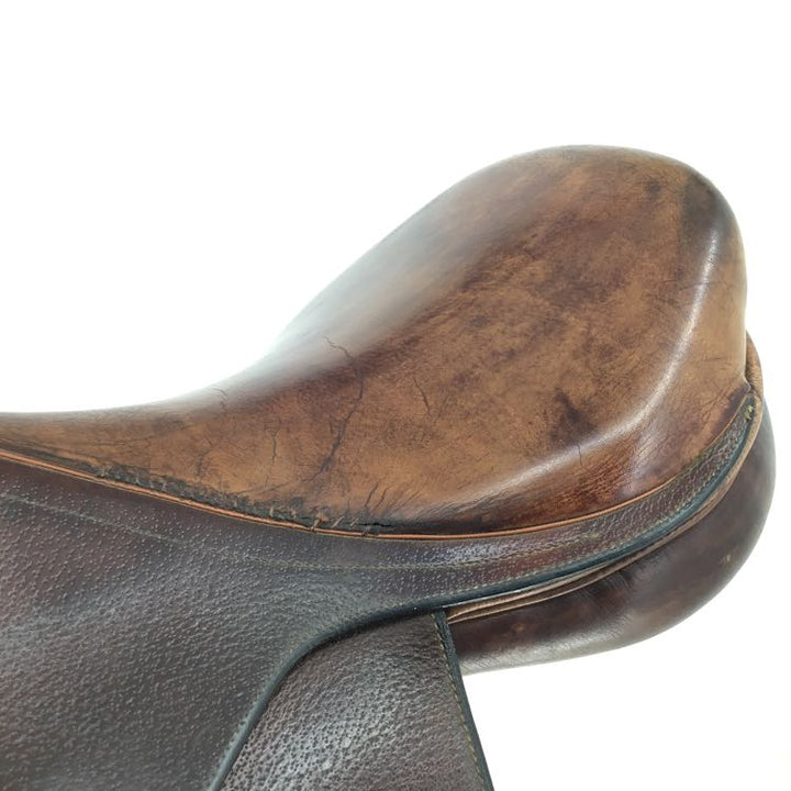 17.5" Beval used close contact saddle B