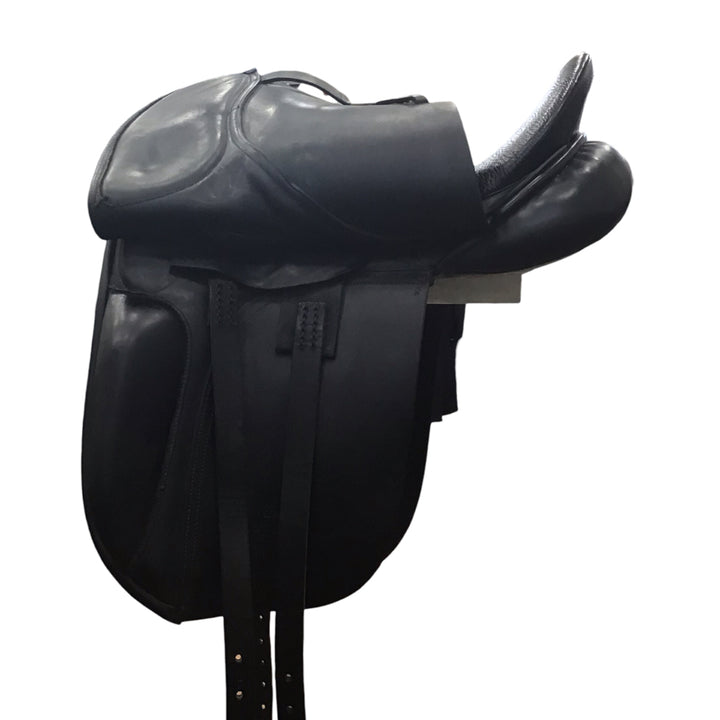 16.5" County Competitor 2000 Series II Medium Used Dressage Saddle - H