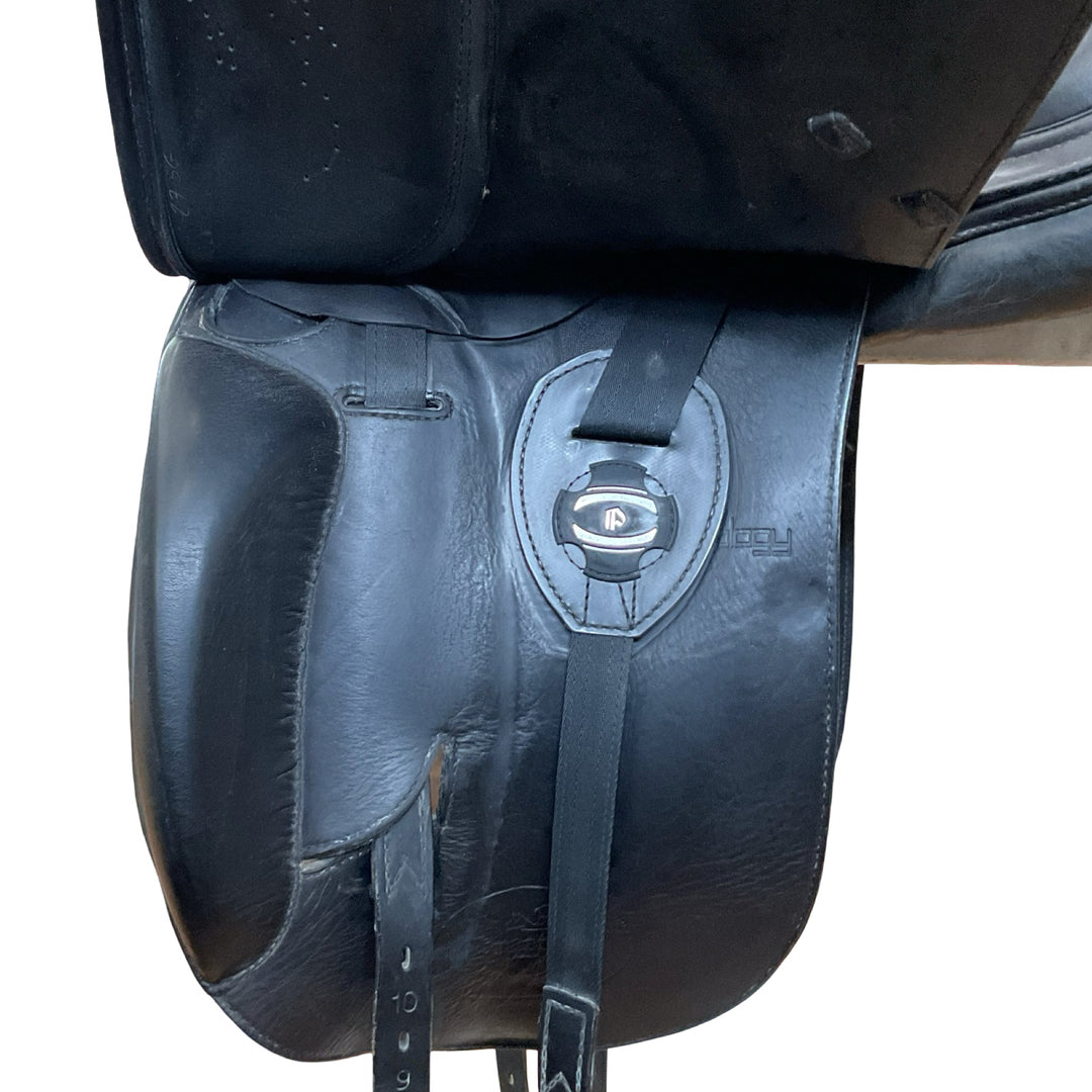 17" Prestige X-Helen 33cm Medium Used Dressage Saddle