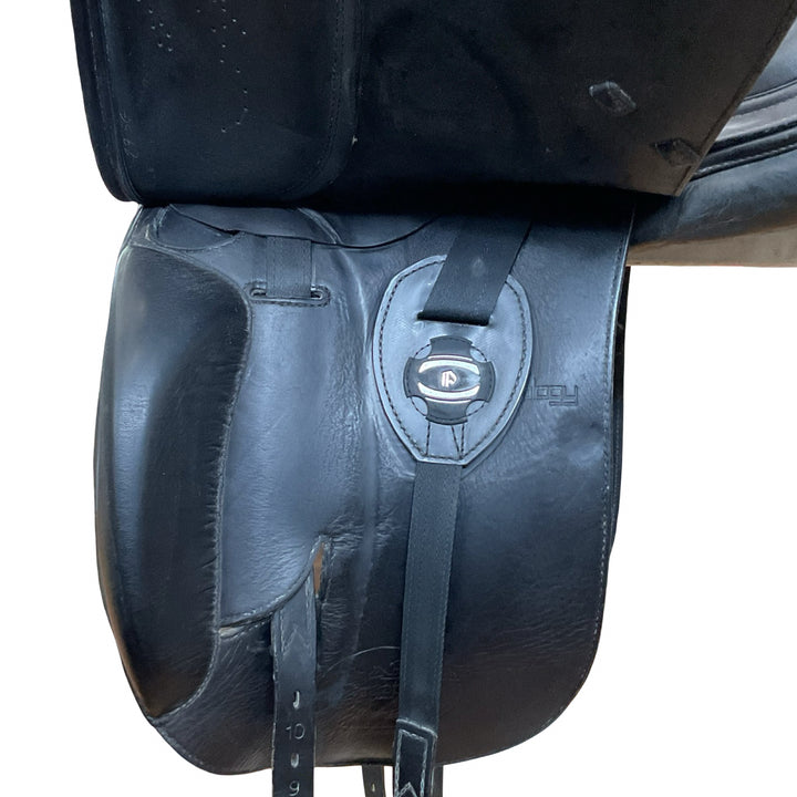 17" Prestige X-Helen 33cm Medium Used Dressage Saddle