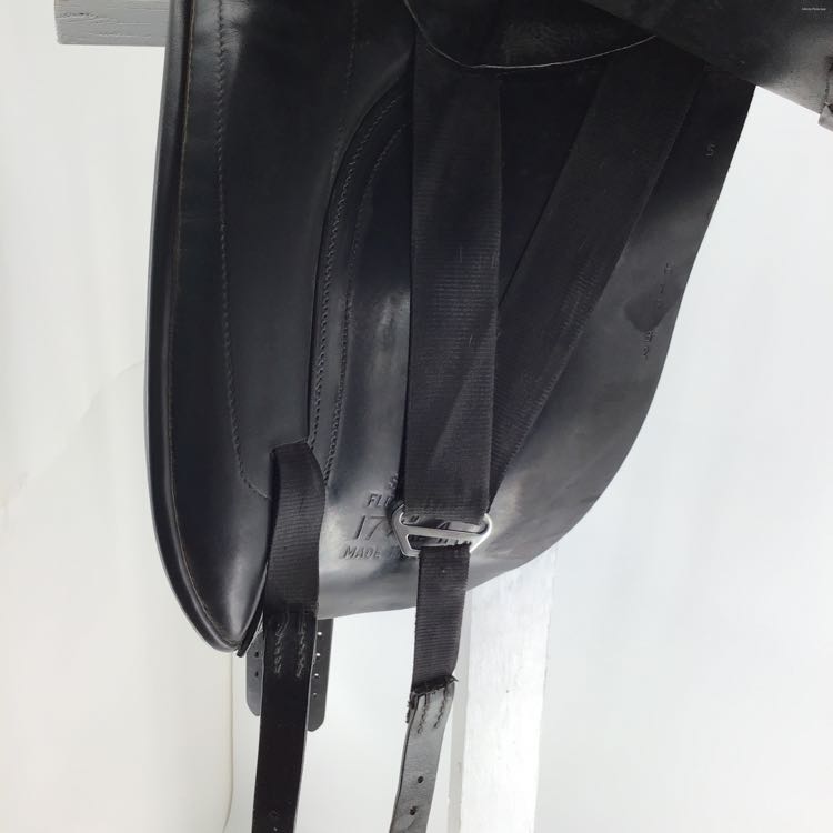 17.5" Windsor used dressage saddle B