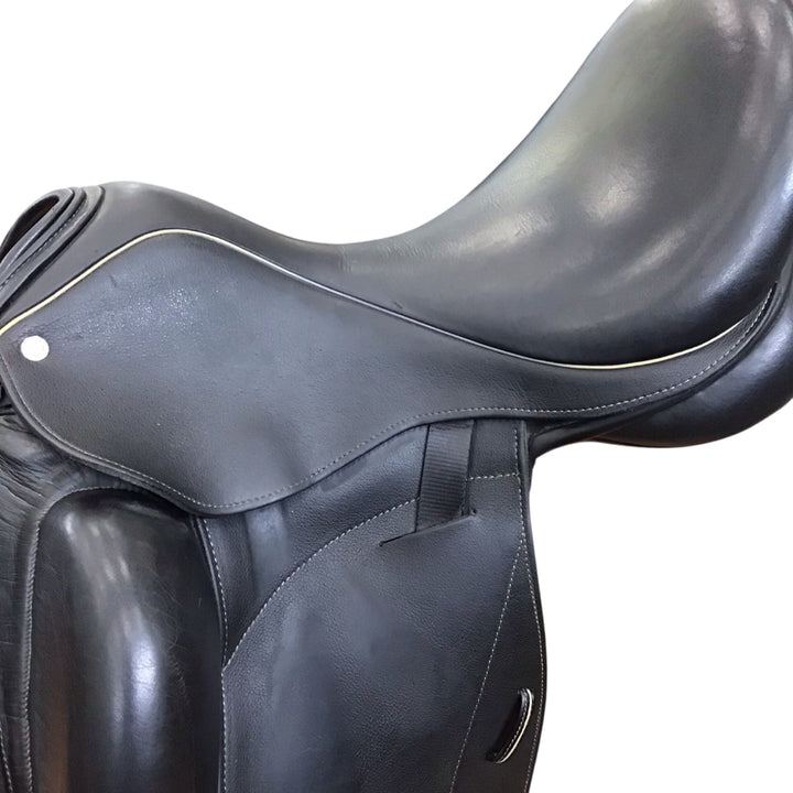 18" Custom Saddlery Icon Star Medium Used Dressage Saddle - H