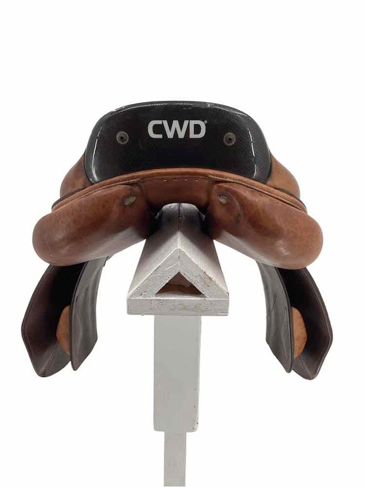 17" CWD SE17 S2 TR 2C used close contact jump saddle B