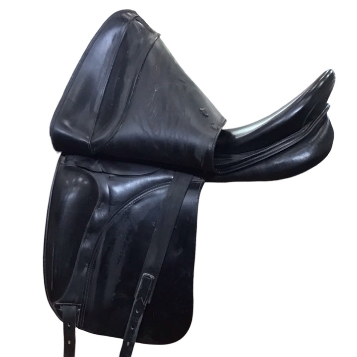 18" Prestige Dressage 2000 32cm Med/Narrow Used Dressage Saddle - H