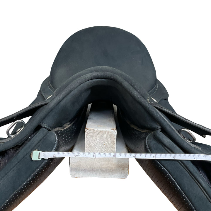 18" Wintec Isabell Icon Adjustable Used Dressage Saddle