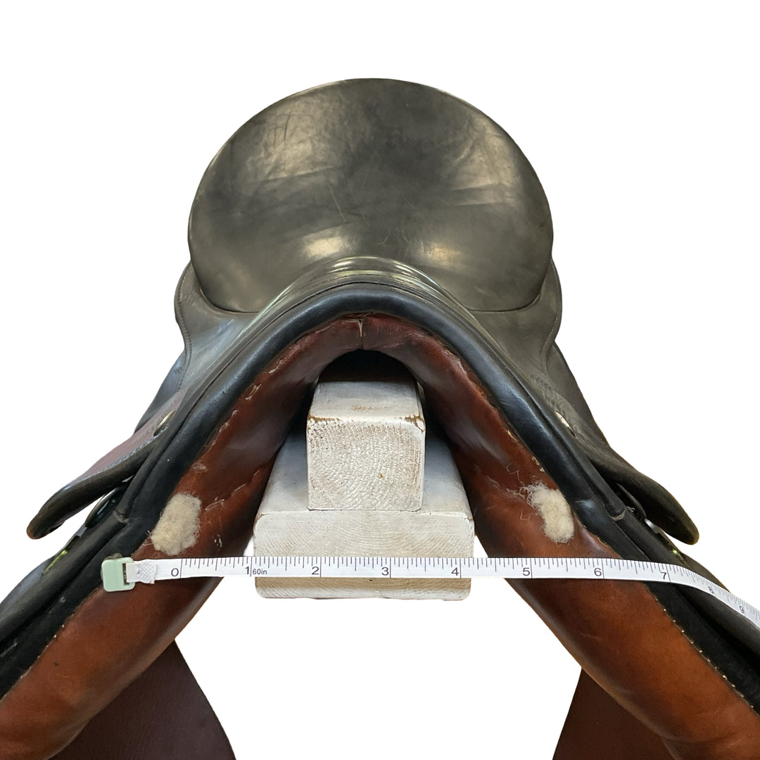 17" Stubben Romanus 31.5cm Med/Wide Used Dressage Saddle