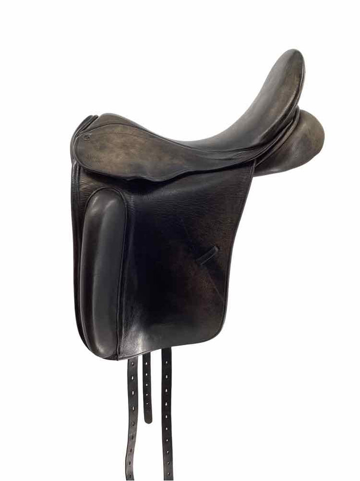 17.5" County used dressage saddle B