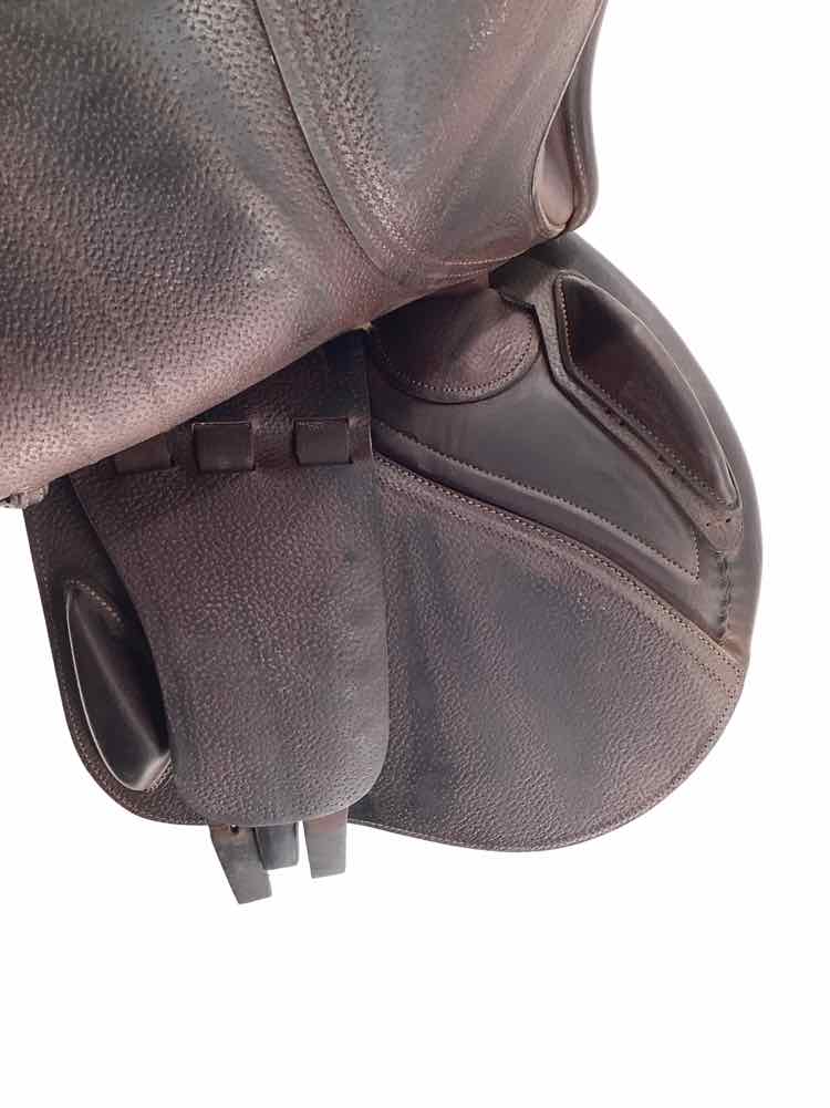 18" CWD Hunter Mademoiselle used close contact saddle