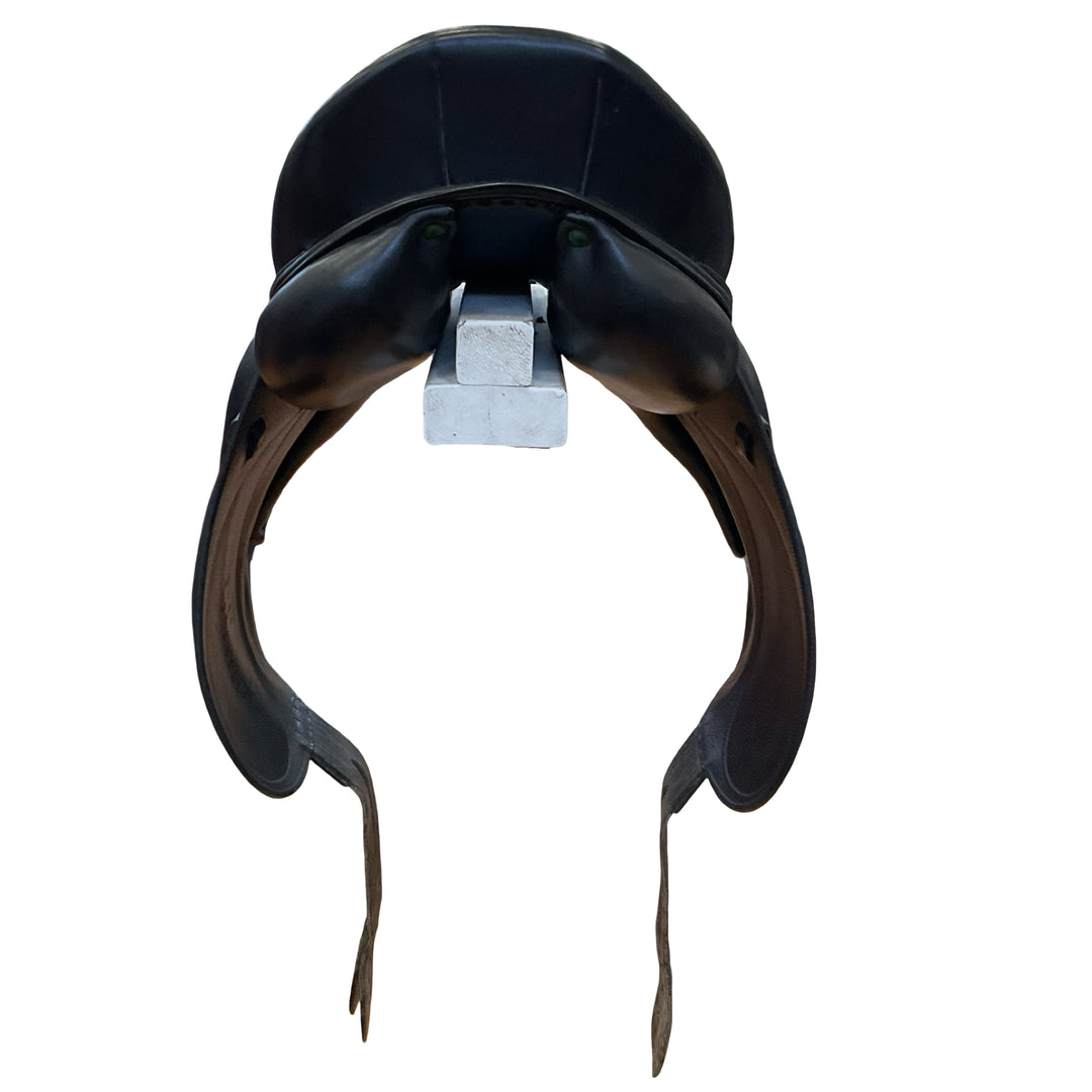 17.5" Devoucoux Makila Medium Used Dressage Saddle