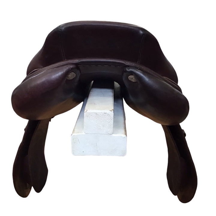 17" CWD SE02 Medium Used Hunter/Jumper Saddle - H