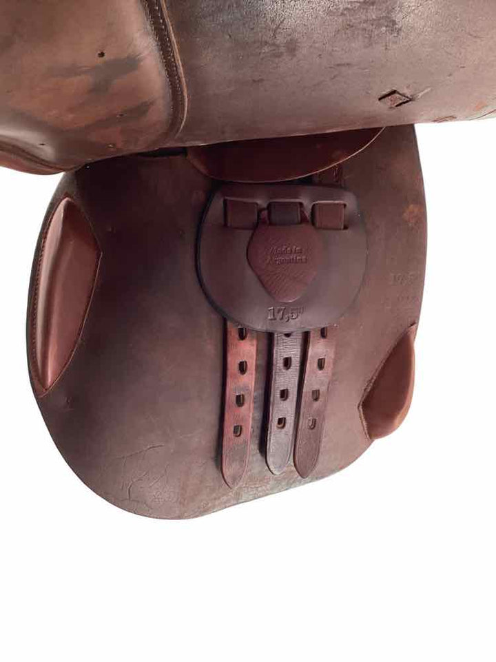 17.5" Circuit used close contact saddle