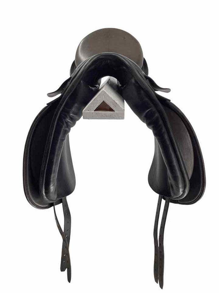 17.5" Karl Niedersuss used dressage saddle