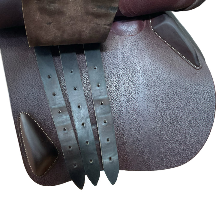 17" Devoucoux Biarritz O Medium Used Hunter/Jumper Saddle