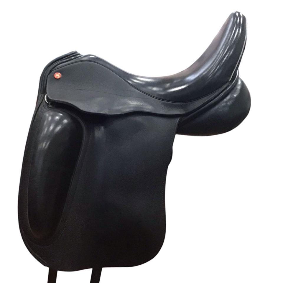 17" Dresch Medium/Wide Used Dressage Saddle - H