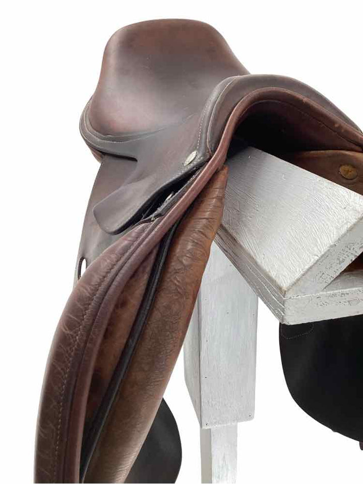 17" Butet used close contact saddle had 4 billets great condition