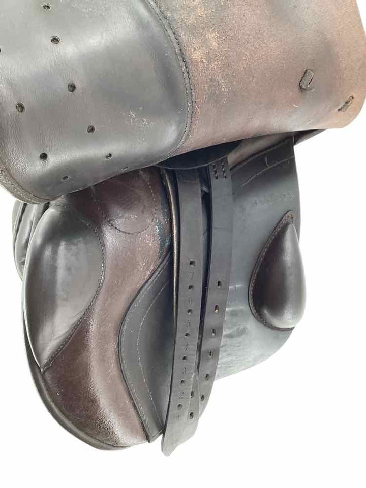 18.5" Ideal used close contact saddle B