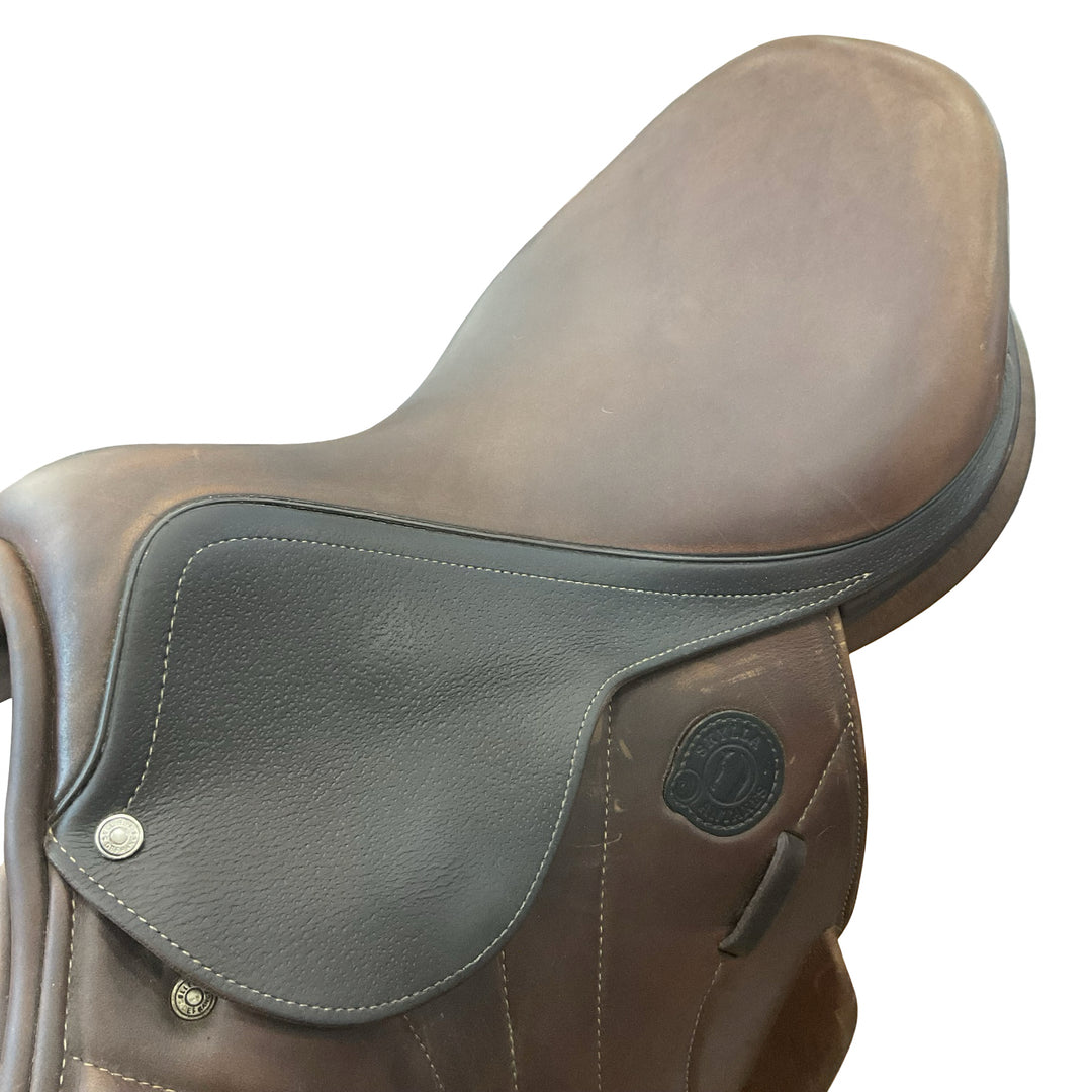 18" Antares Skylla Med/Wide Used Hunter/Jumper Saddle
