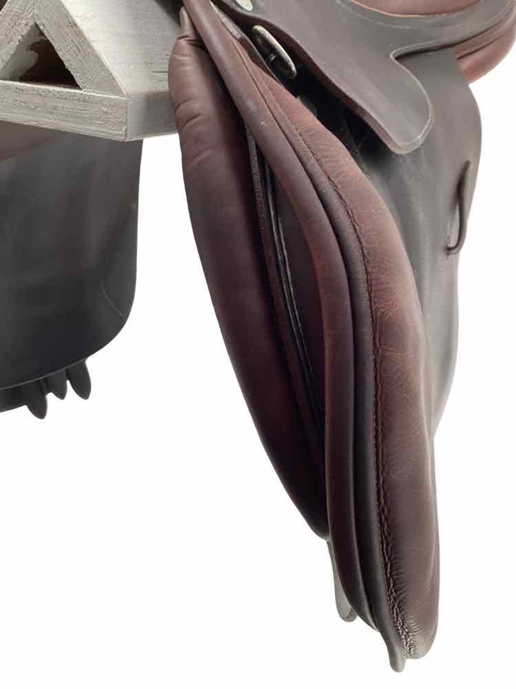 17.5" L Apogee used close contact saddle