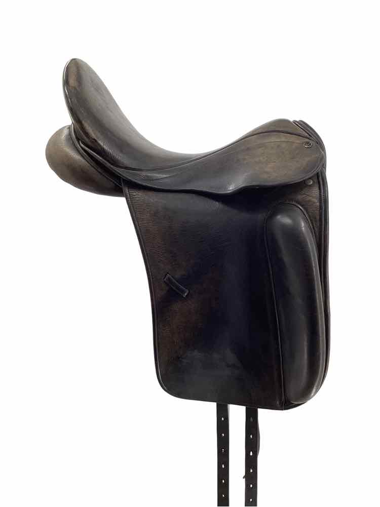 17.5" County used dressage saddle B