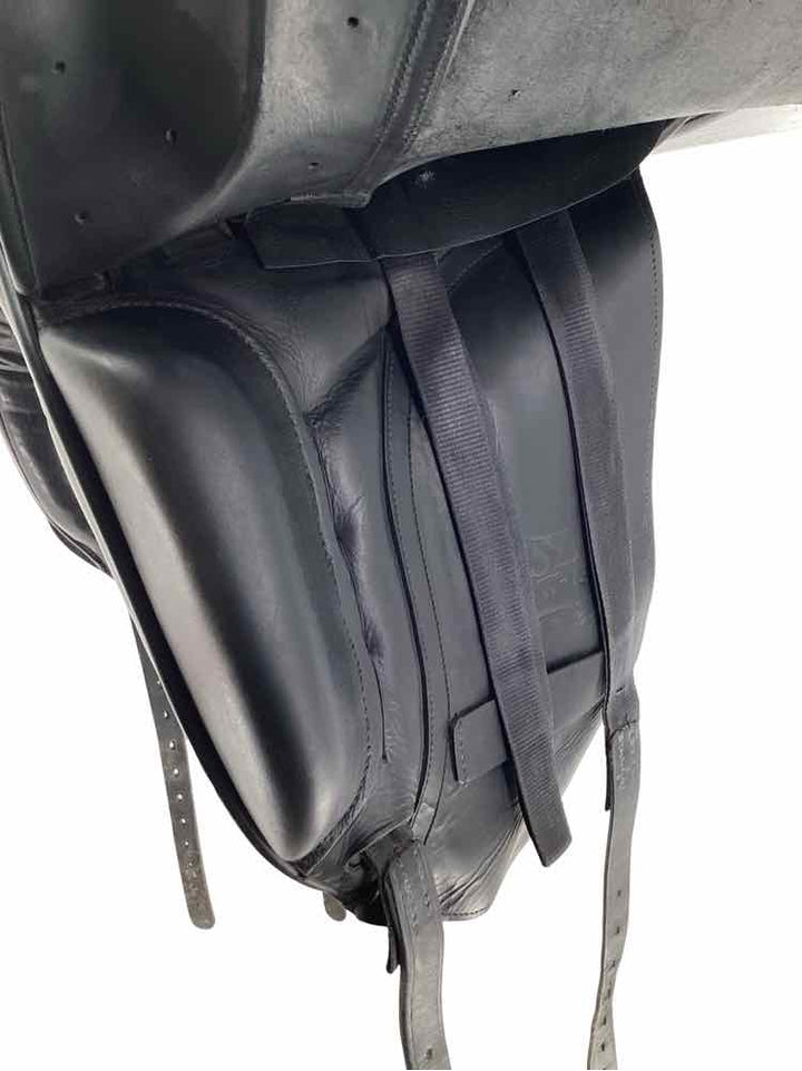 18" Albion used dressage saddle B