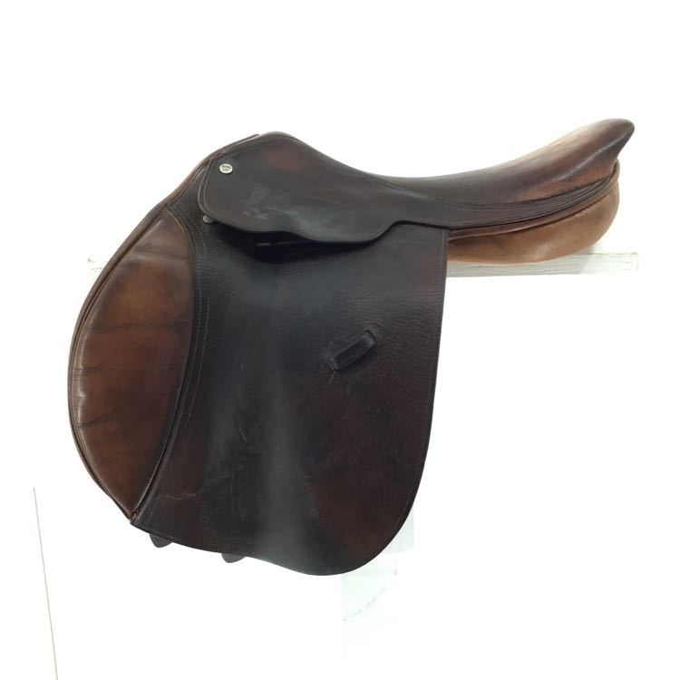 16.5" Beval used close contact saddle B