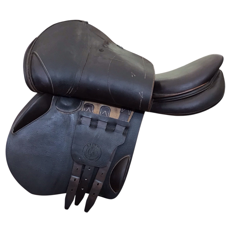 17.5" Arion J2 Wide Used Hunter/Jumper Saddle - H
