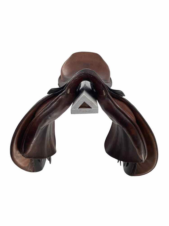 18" Stubben used close contact saddle