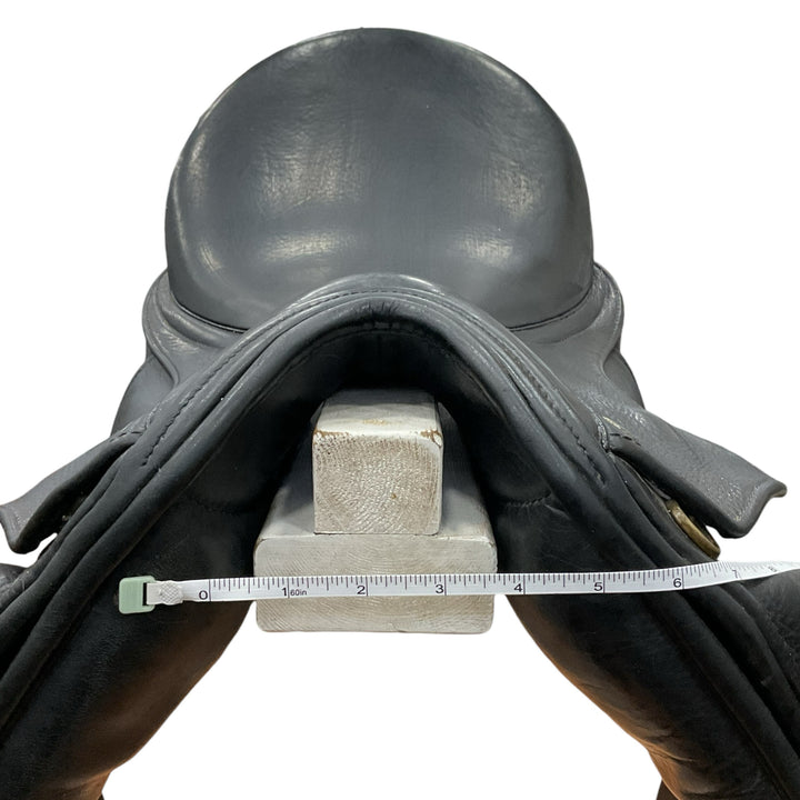 17.5" Warendorf Medium Used Dressage Saddle - H