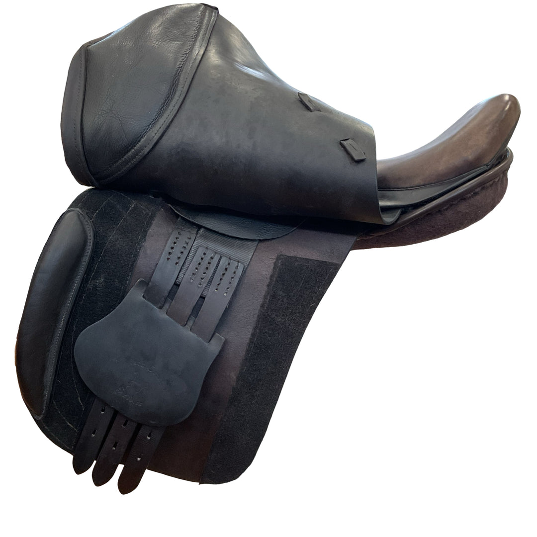 17.5" Black Country Customized Med/Wide Used All Purpose Saddle