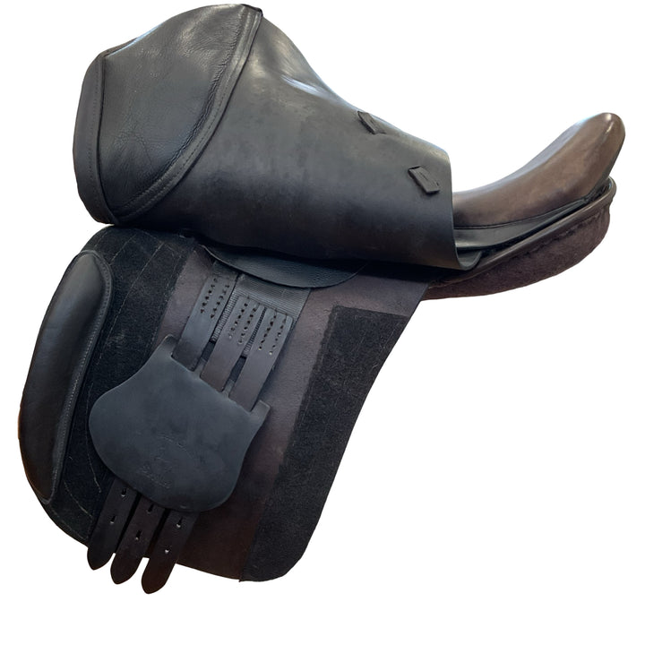 17.5" Black Country Customized Med/Wide Used All Purpose Saddle