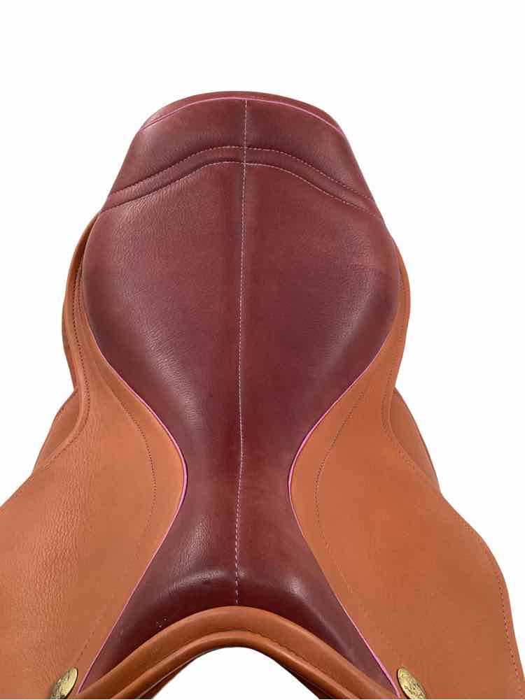 18" Zaldi with pink detail used close contact saddle B