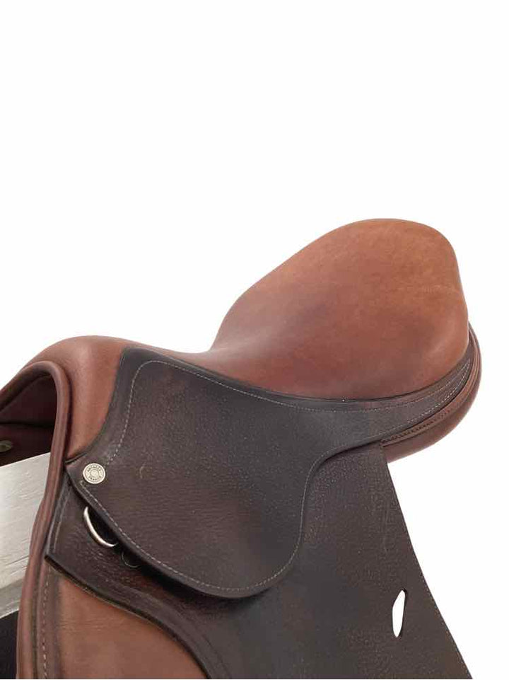 17" Antares used close contact saddle