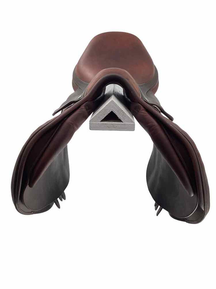 17.5" L Apogee used close contact saddle