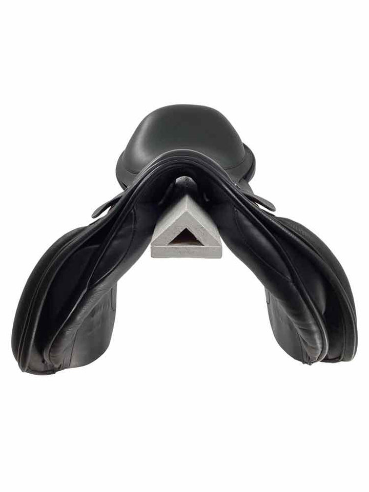 17" Black Country used wool flocked close contact saddle