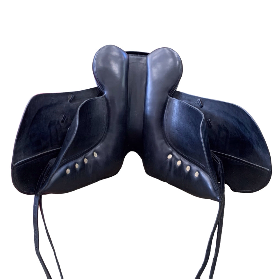18" Albion Platinum Ultima Adjustable Used Dressage Saddle