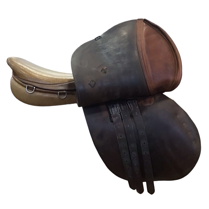 17" Beval World Cup Wide Used Hunter/Jumper Saddle - H