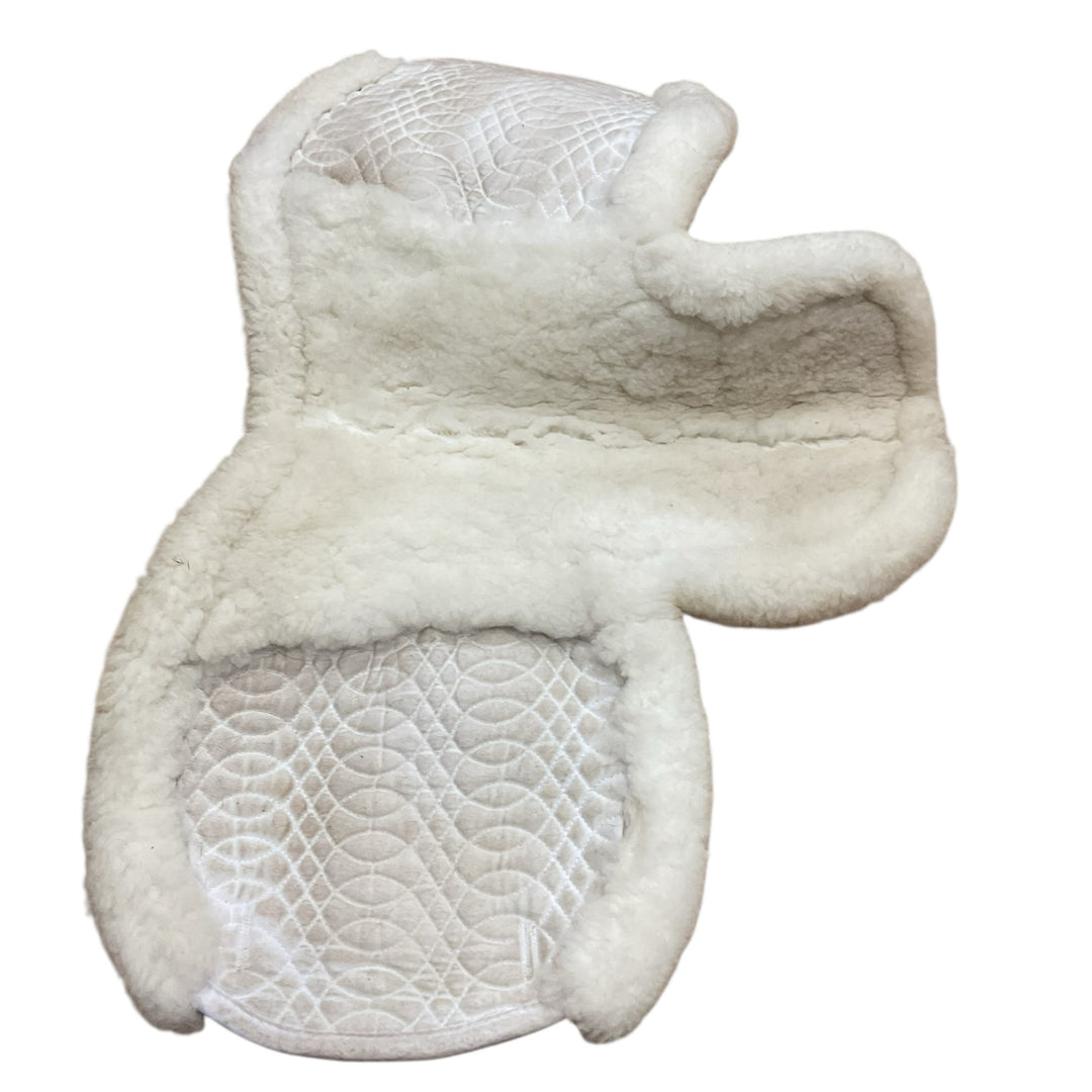 Europa by Ovation Small White Sheepskin Fitted Show Pad Used - H