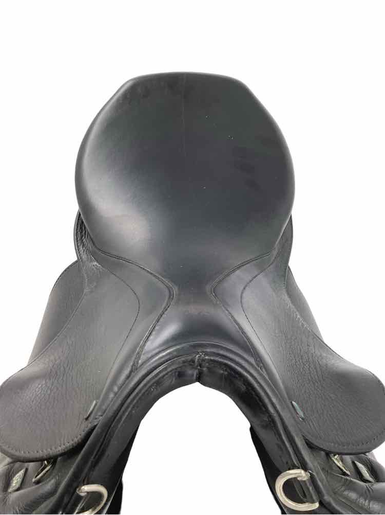 17" Stubben used close contact saddle B has cover