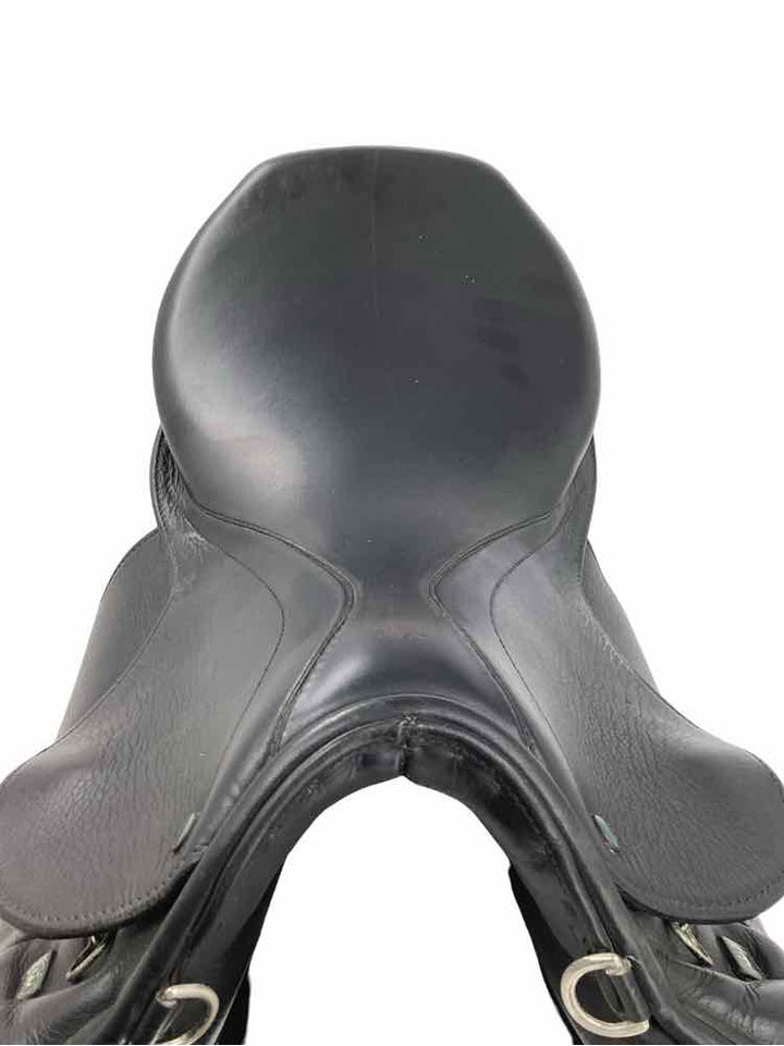 17" Stubben used close contact saddle B has cover