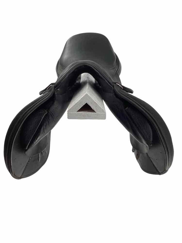 16.5" Jes Ride International used close contact saddle