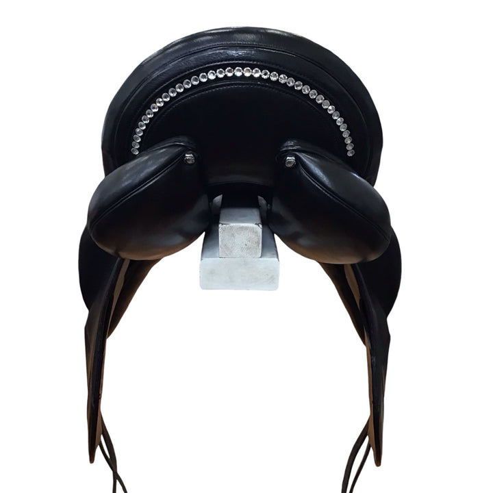 18" Stubben Centurion 31cm Medium/Wide Demo Condition Dressage Saddle - H