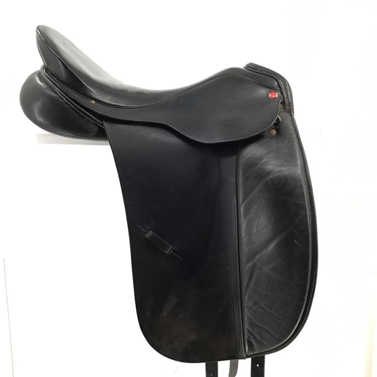 17.5" Albion used dressage saddle B