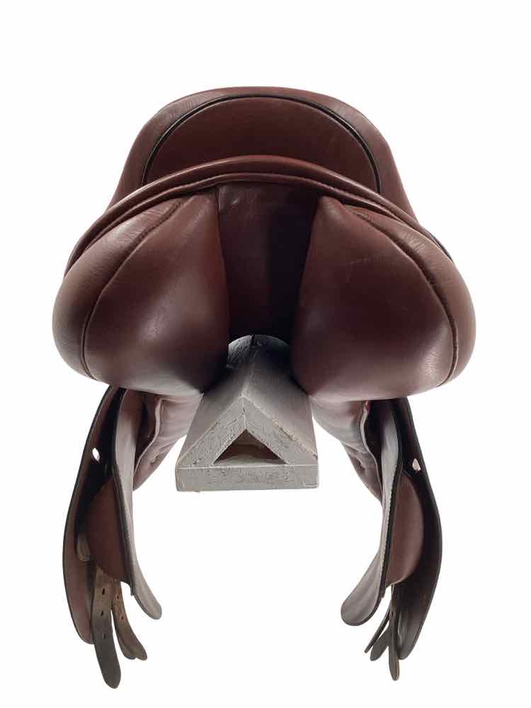 17.5" Custom Saddlery Icon Aviator used close contact saddle