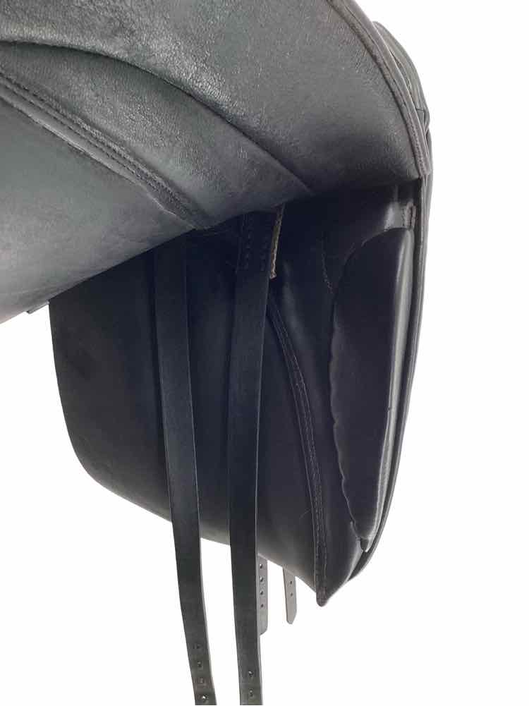 17.5" Stubben Maestoso dressage saddle